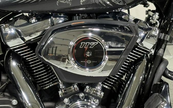 2026 Harley-Davidson® Street Glide® Midnight Ember Chrome Trim