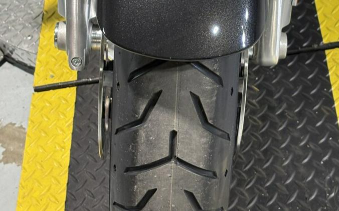 2026 Harley-Davidson® Street Glide® Midnight Ember Chrome Trim