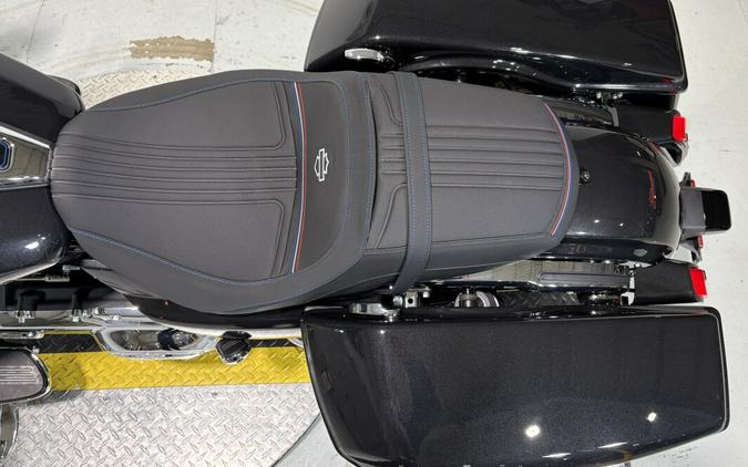 2026 Harley-Davidson® Street Glide® Midnight Ember Chrome Trim