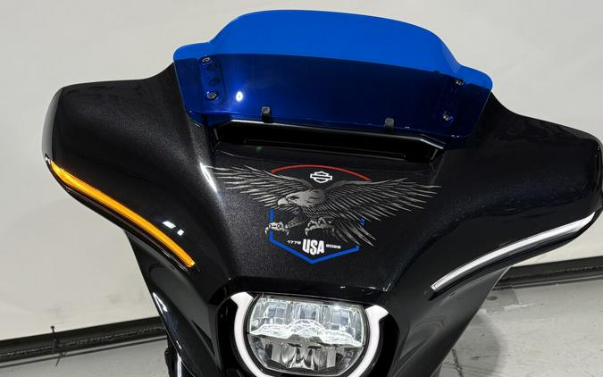 2026 Harley-Davidson® Street Glide® Midnight Ember Chrome Trim