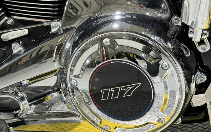 2026 Harley-Davidson® Street Glide® Midnight Ember Chrome Trim