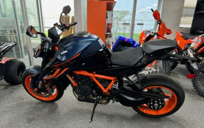 2022 KTM 1290 Super Duke R EVO: MD Ride Review, Part 1 (Bike Reports) (News)