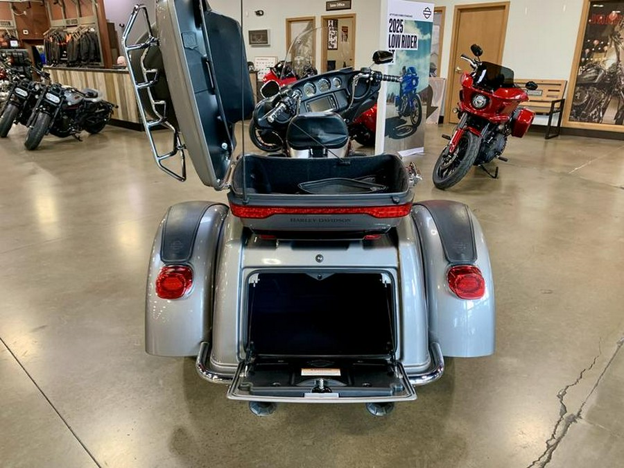 2016 Harley-Davidson® FLHTCUTG - Tri Glide® Ultra