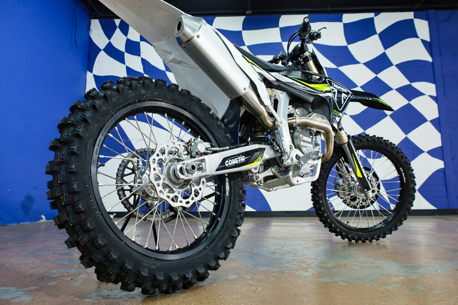 2025 TF450-RC Edition - Triumph