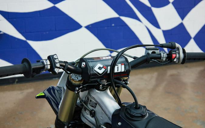 2025 TF450-RC Edition - Triumph