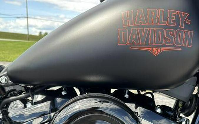 2026 Harley-Davidson® Deadwood™ Black Denim
