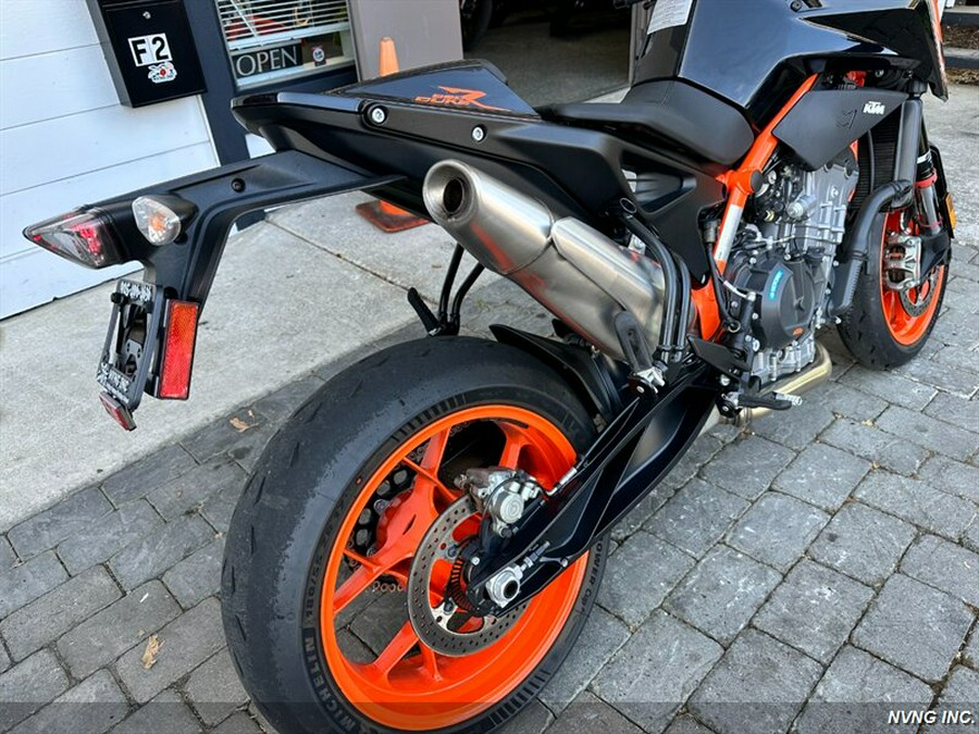 2022 KTM 890 DUKE R