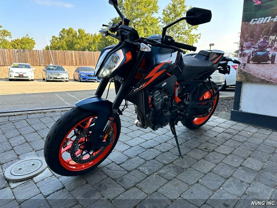 2022 KTM 890 DUKE R