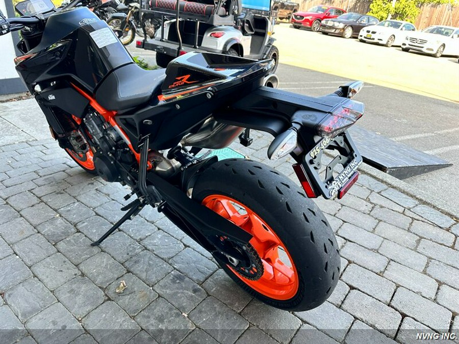 2022 KTM 890 DUKE R