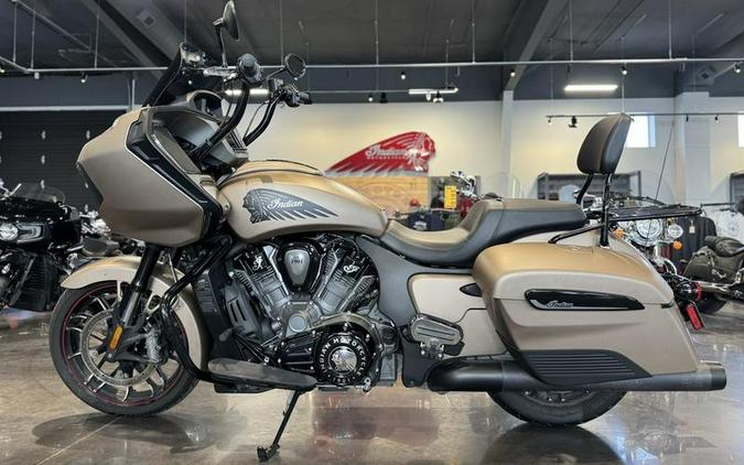 2020 Indian Motorcycle® Challenger Dark Horse Sandstone Smoke