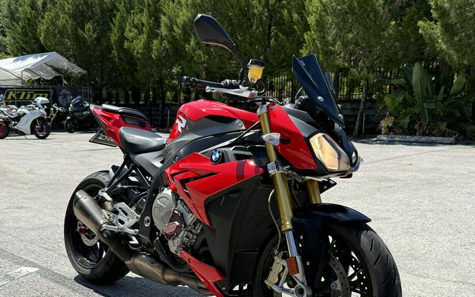 2016 BMW S 1000 R