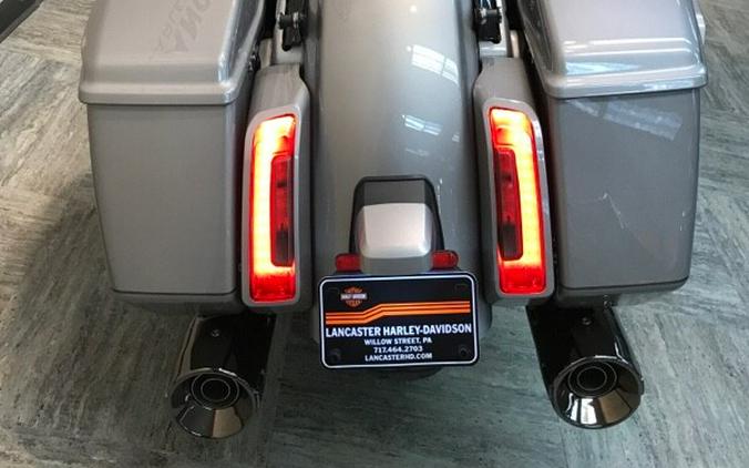 2023 Harley-Davidson CVO™ Street Glide Dark Platinum w/Pinstripe FLHXSE