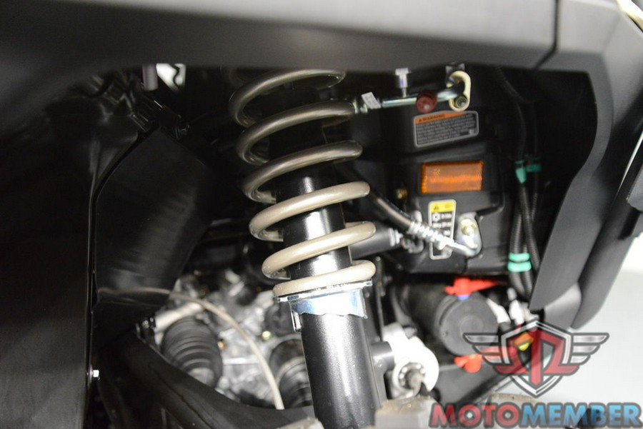 2026 Can-Am Defender MAX Limited HD11