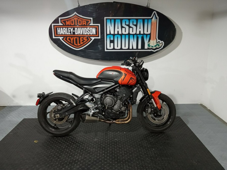 2023 Triumph Trident 660 - Matt Baja Orange / Matt Storm Grey