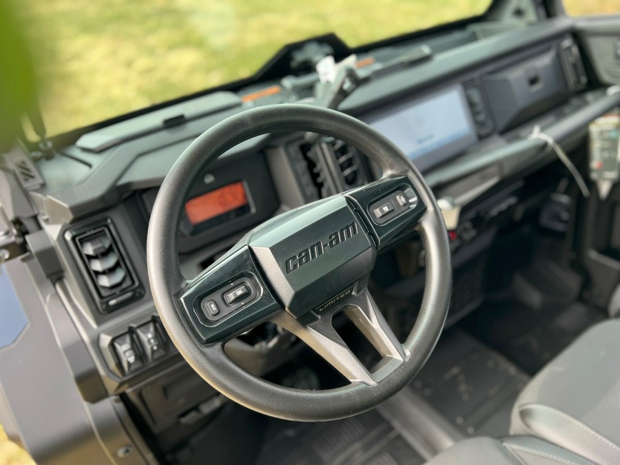 2026 Can-Am Defender Limited HD11