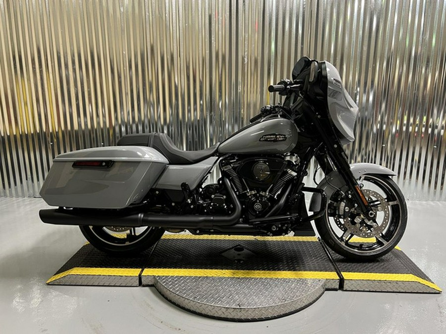 2026 Harley-Davidson FLHX - Street Glide