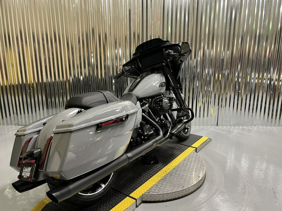 2026 Harley-Davidson FLHX - Street Glide