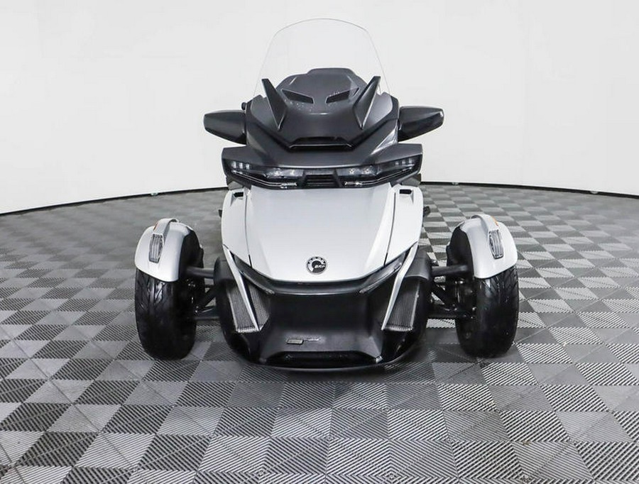 2022 Can-Am® Spyder RT Limited Dark Wheels