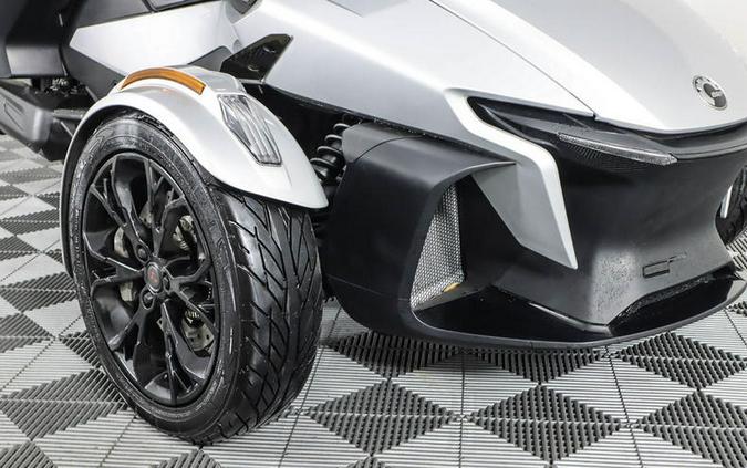 2022 Can-Am® Spyder RT Limited Dark Wheels