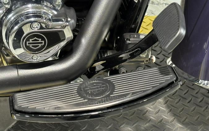 2026 Harley-Davidson® Heritage Classic Purple Abyss Black Cast Wheels