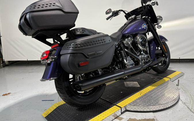 2026 Harley-Davidson® Heritage Classic Purple Abyss Black Cast Wheels