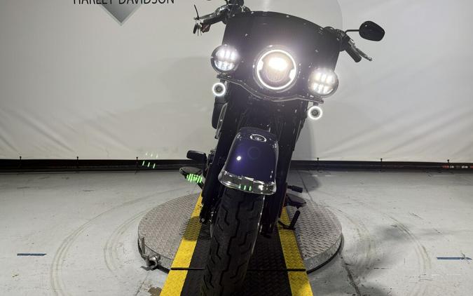 2026 Harley-Davidson® Heritage Classic Purple Abyss Black Cast Wheels