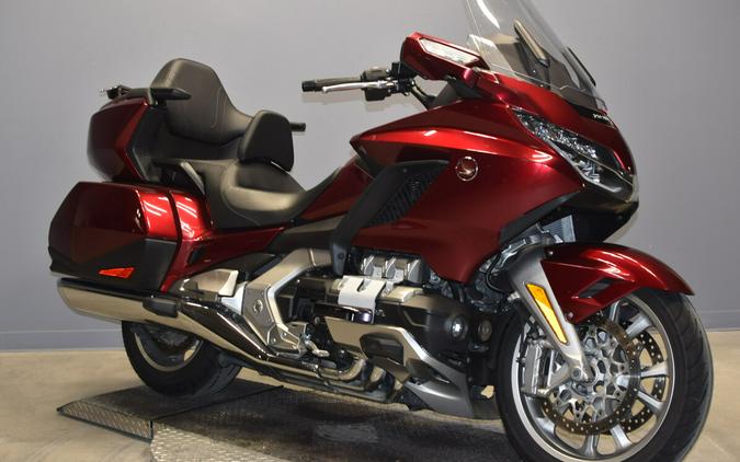 2018 Honda Gold Wing Candy Ardent Red