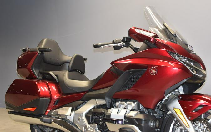 2018 Honda Gold Wing Candy Ardent Red