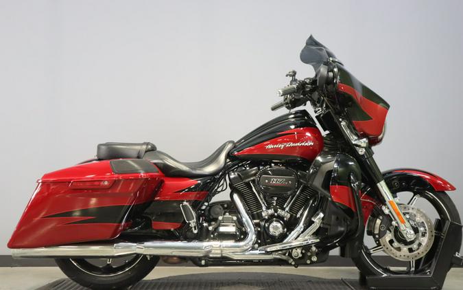 2017 Harley-Davidson Street Glide CVO FLHXSE