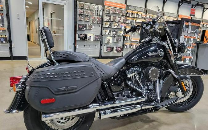 2019 Harley-Davidson® FLHC - Softail® Heritage Classic