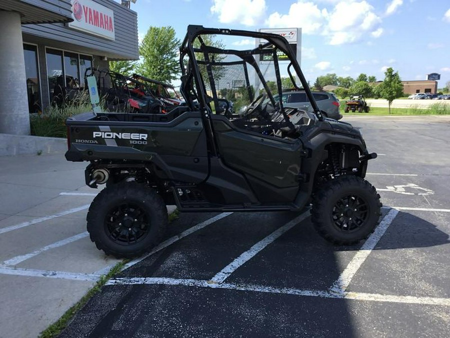 2025 Honda® Pioneer 1000 Deluxe