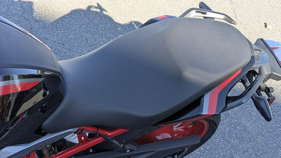 2025 BMW G 310 R Style Passion