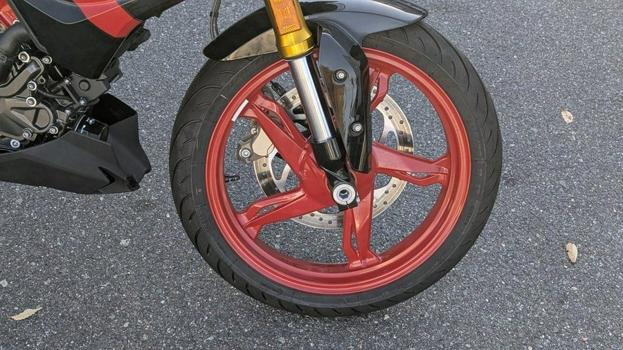 2025 BMW G 310 R Style Passion