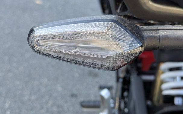 2025 BMW G 310 R Style Passion