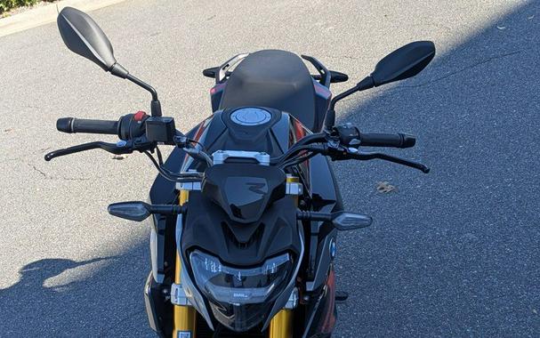 2025 BMW G 310 R Style Passion