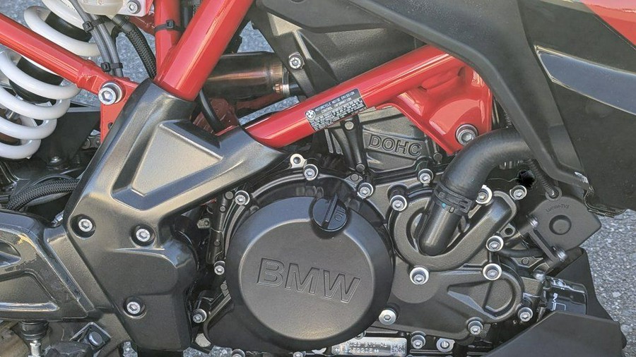 2025 BMW G 310 R Style Passion