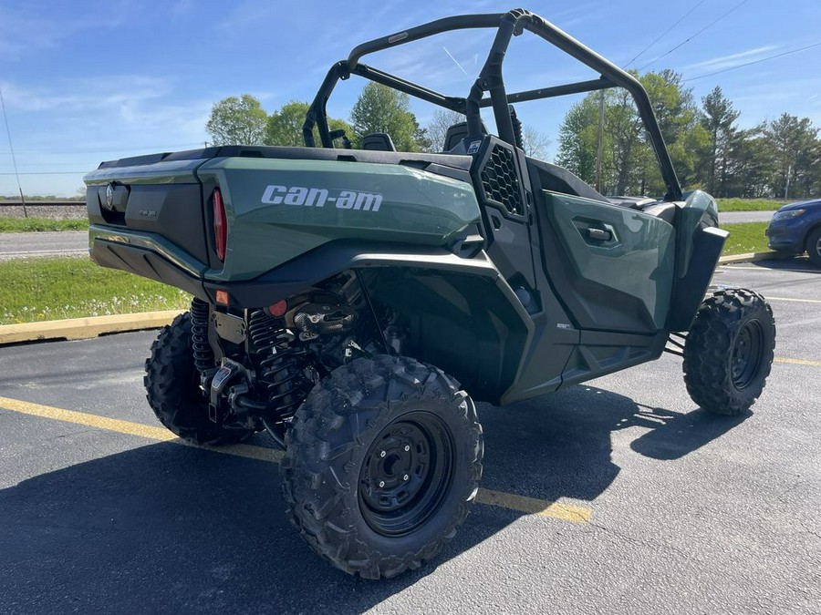 2025 Can-Am COMMANDER DPS 700 - COMPASS GREEN