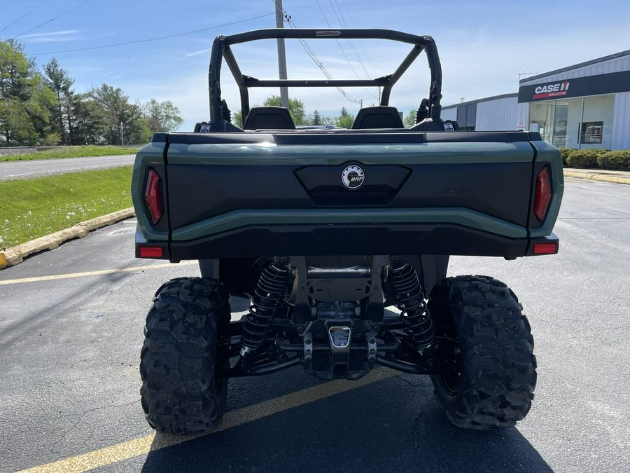 2025 Can-Am COMMANDER DPS 700 - COMPASS GREEN