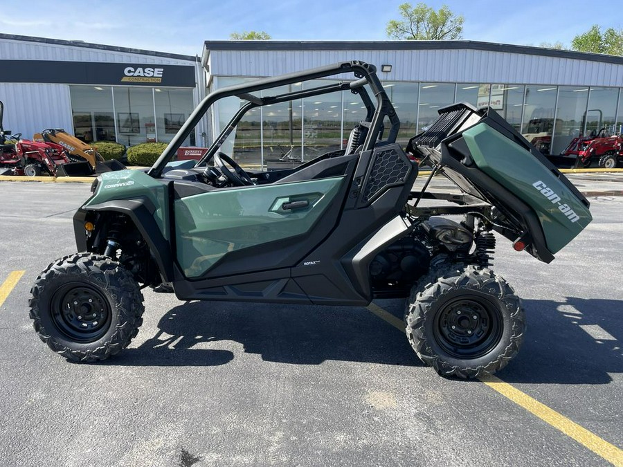 2025 Can-Am COMMANDER DPS 700 - COMPASS GREEN