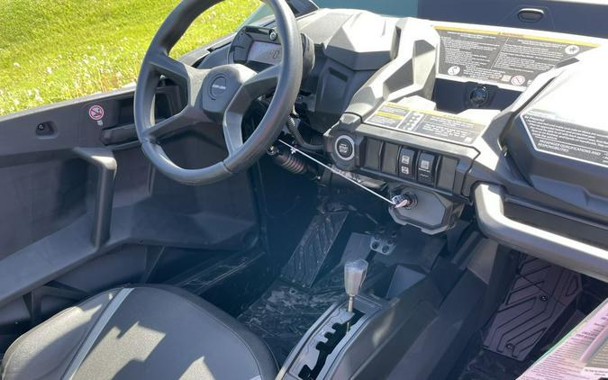 2025 Can-Am COMMANDER DPS 700 - COMPASS GREEN