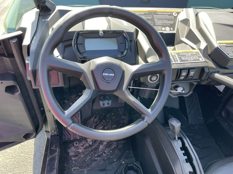 2025 Can-Am COMMANDER DPS 700 - COMPASS GREEN