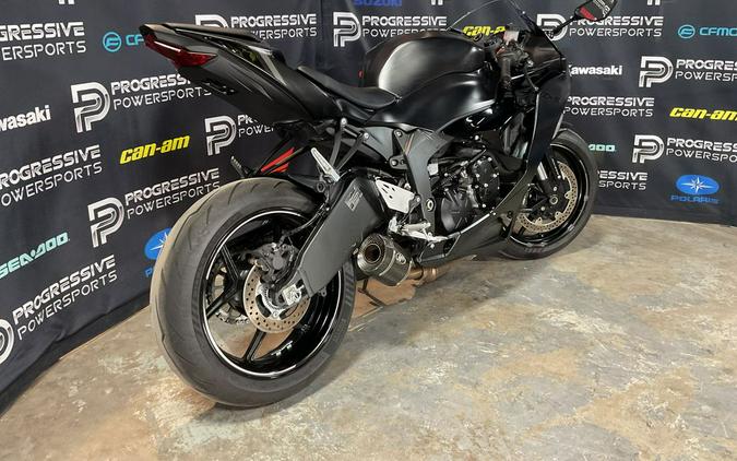 2024 Kawasaki Ninja® ZX™-6R ABS Metallic Flat Spark Black/Ebony