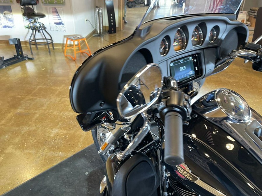 2022 Harley-Davidson FLHTCUTG - Tri Glide Ultra