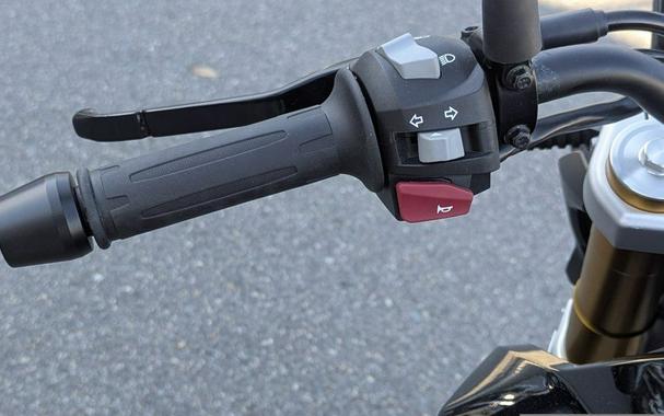 2025 BMW G 310 R Cosmic Black 2