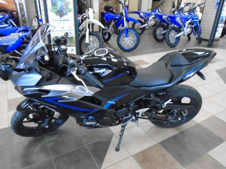 2025 Kawasaki Ninja 500 KRT Edition