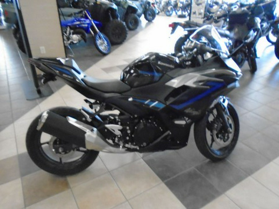 2025 Kawasaki Ninja 500 KRT Edition