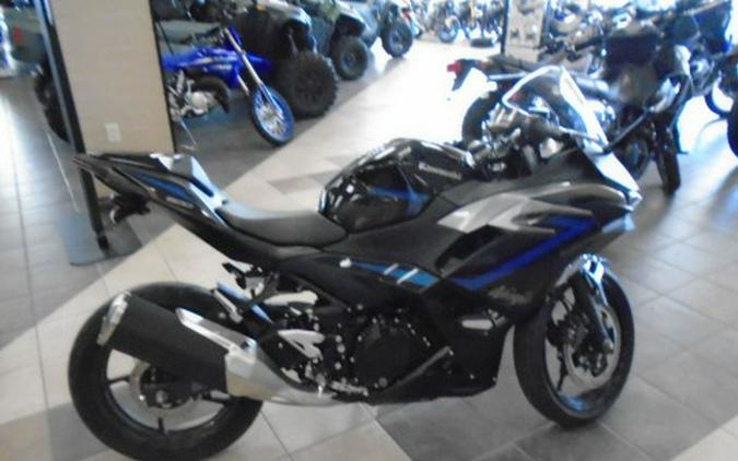 2025 Kawasaki Ninja 500 KRT Edition