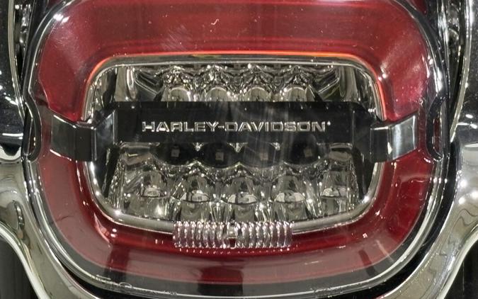 2026 Harley-Davidson® Heritage Classic Midnight Ember w/Laced Wheels