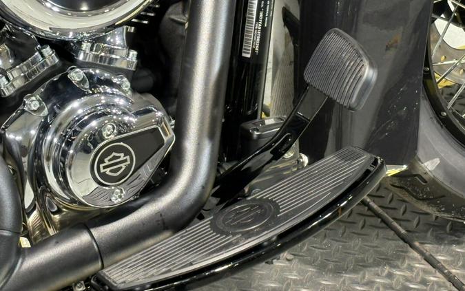 2026 Harley-Davidson® Heritage Classic Midnight Ember w/Laced Wheels