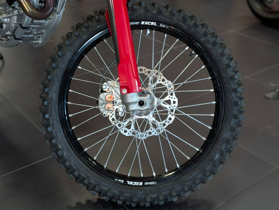 2026 Ducati Desmo450 MX